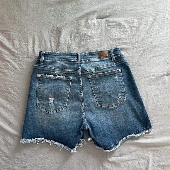 Judy Blue Ripped Denim Jean Shorts 1XL - Picture 3 of 6